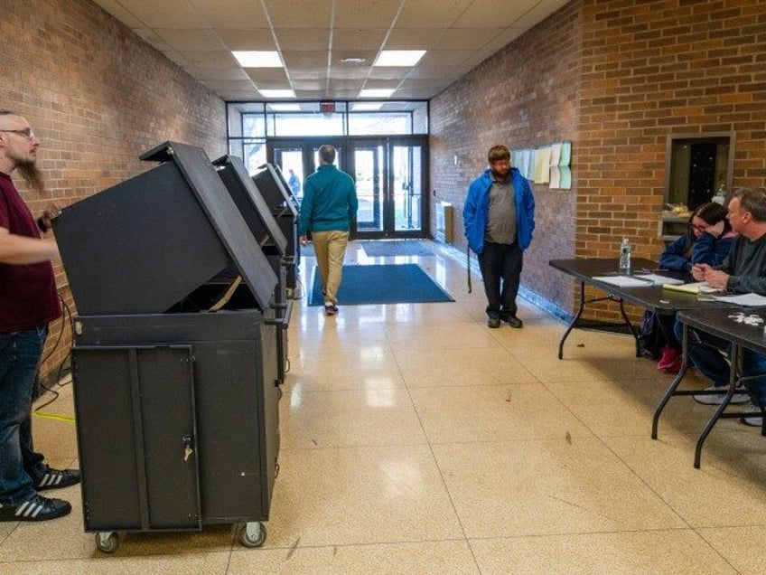 WILKES-BARRE, PENNSYLVANIA, UNITED STATES - 2022/11/08: Voters come and go while poll watc