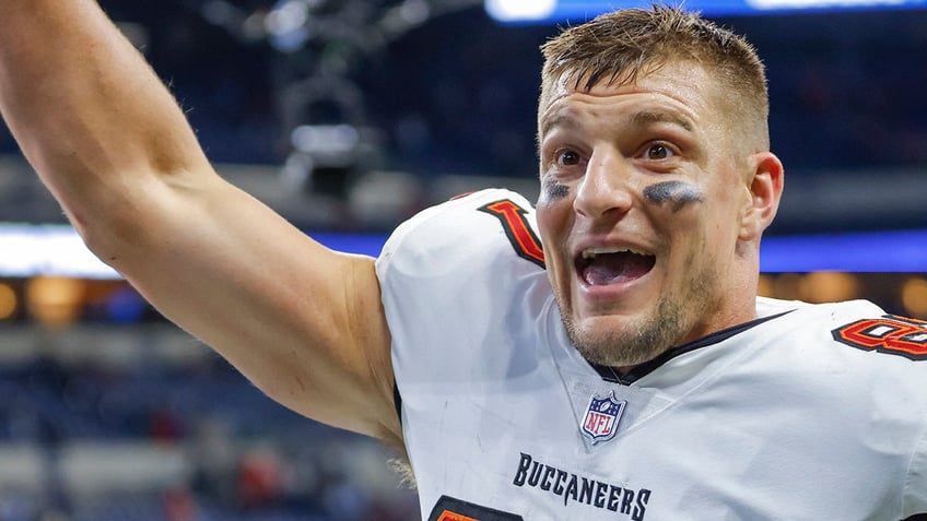 rob gronkowski appears to take stance after being asked should men be allowed to play womens sports