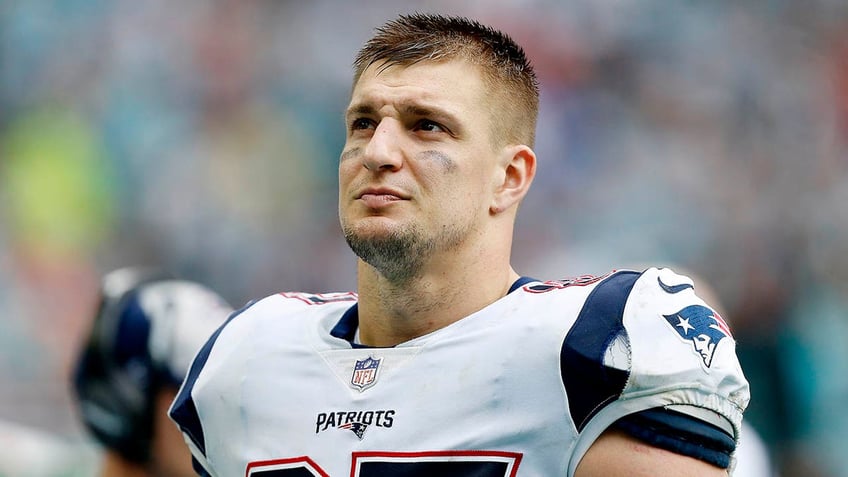 rob gronkowski makes stance clear on men in womens sports theres really no argument