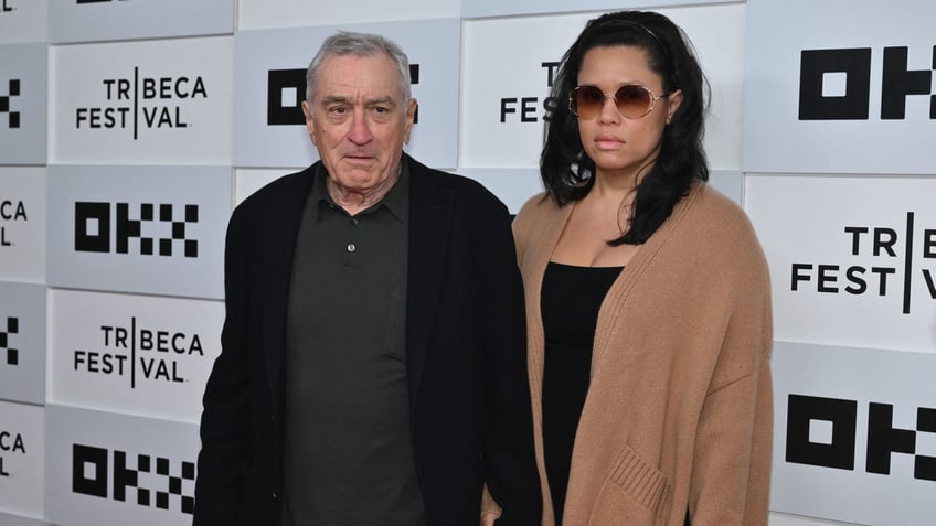 robert de niro admits he berated ex assistant called her f ing spoiled brat during court testimony