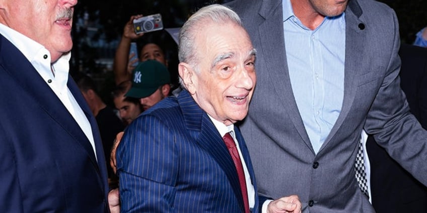 robert de niro hosts star studded 80th birthday party as hollywood hides amid sag aftra strike