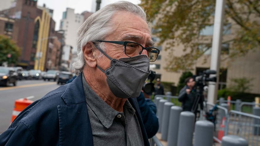 robert de niro testifies discrimination lawsuit is all nonsense