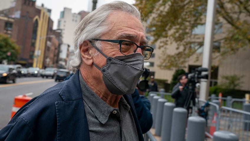 robert de niro testifies discrimination lawsuit is all nonsense