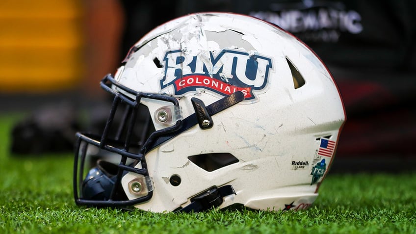 Robert Morris helmet