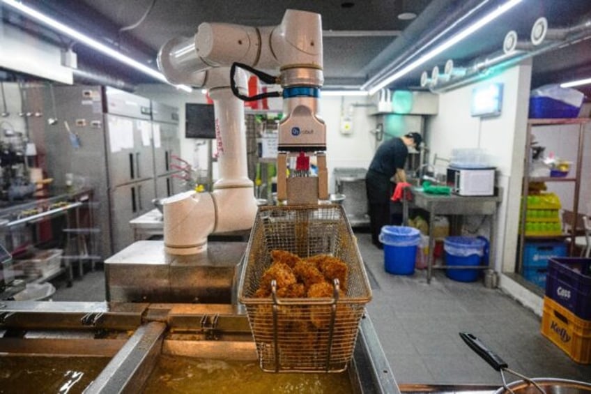 robot fried chicken entrepreneur seeks to improve s koreas favourite food