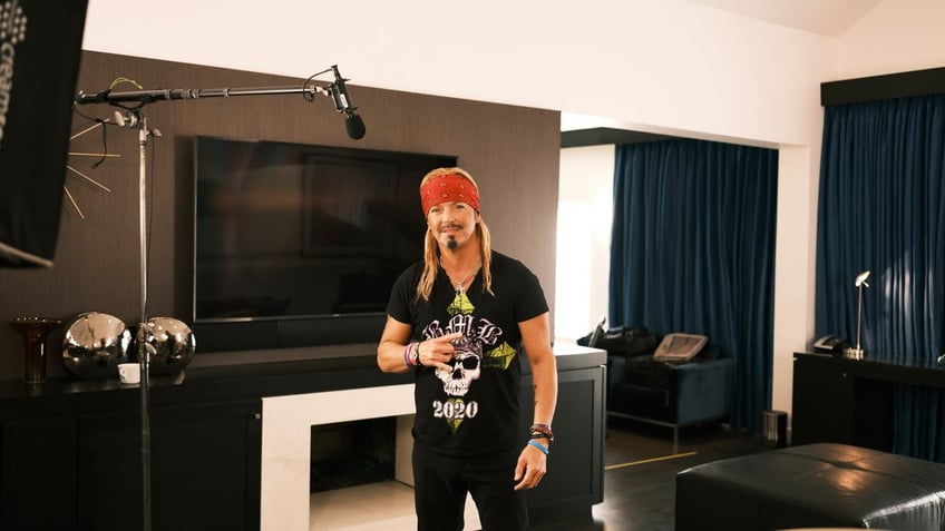 Bret Michaels being filmed