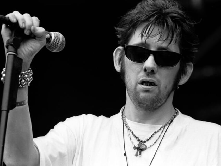 rocker shane macgowan the pogues frontman dies at 65