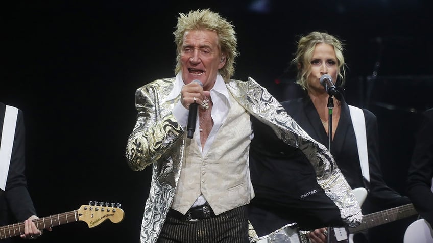 rod stewart rejects saudi arabia concert opportunity over their human rights abuses