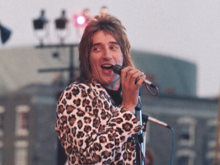 rod stewart turns down saudi arabia performance over treatment of women lgbtq community