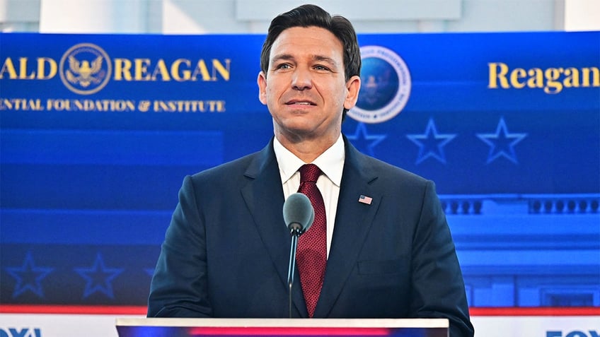 ron desantis hauls in 15 million in past three months moves presidential campaign staff to iowa