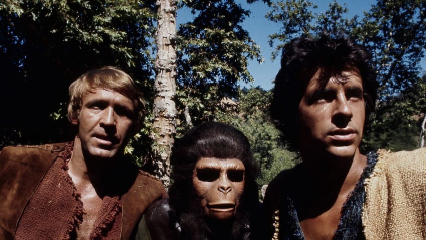 Ron Harper, Roddy McDowall and James Naughton