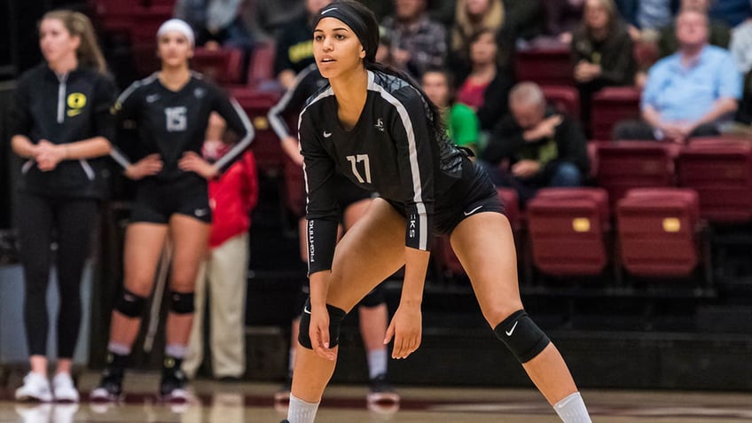 Ronika Stone playing for Oregon