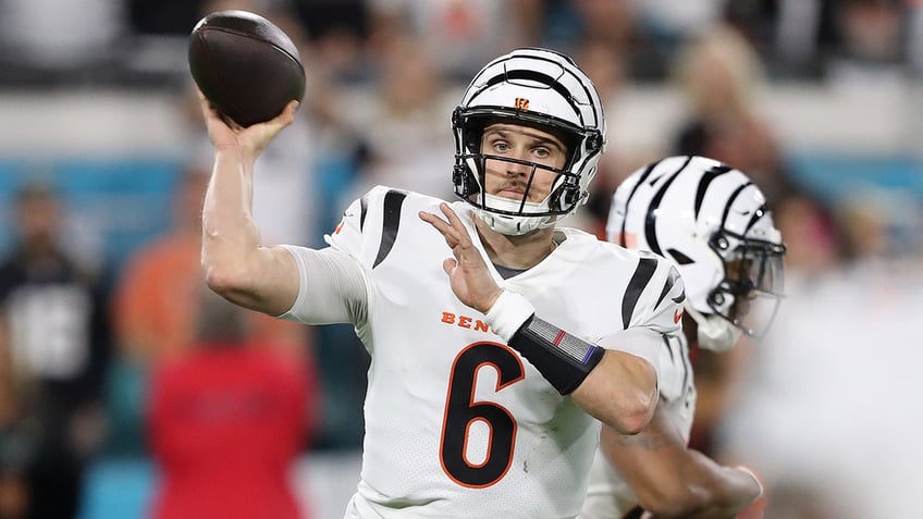 rookie jake browning leads bengals to overtime upset against jaguars on the road