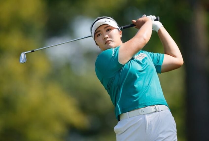 rookie ryu tops crowded leaderboard at lpga nw arkansas championship