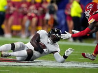 Roquan Smith takes exception to Chiefs player who pushed him on sideline after play: ‘Better watch himself'