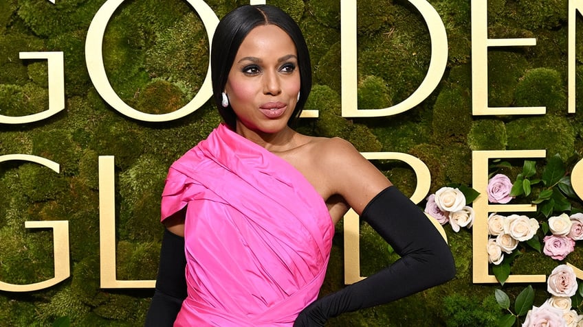 Kerry Washington at the Golden Globes in a pink dress