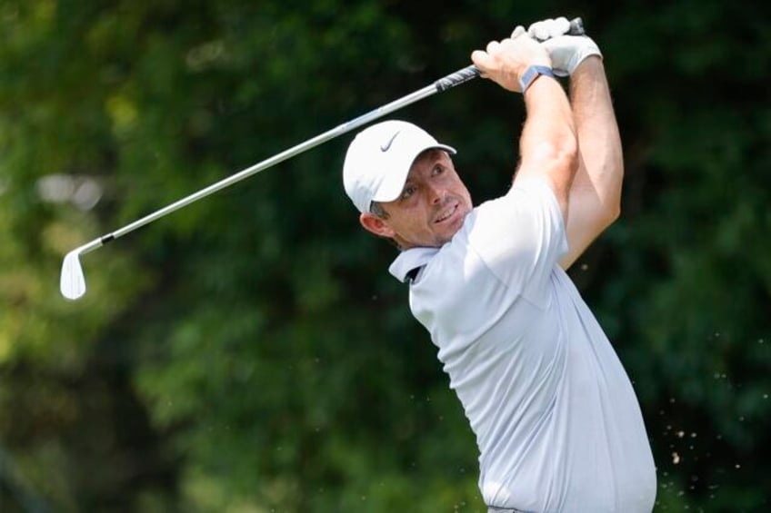 rory mcilroy saddled with bad back at fedex cup finale