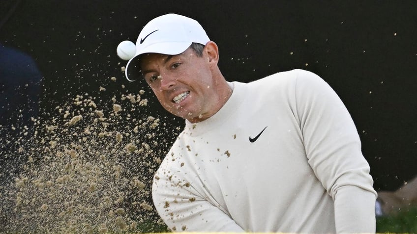 Rory McIlroy bunker shot