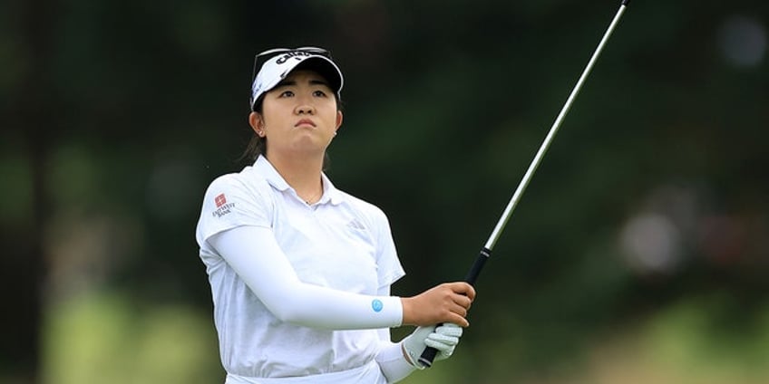 rose zhang says she was flabbergasted over tiger woods talk reveals advice from lpga tour stars