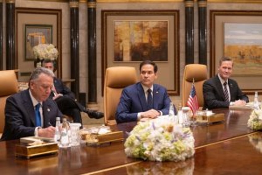 Rubio, Witkoff in Paris for talks to end the war between Russia, Ukraine