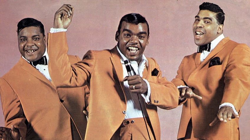 rudolph isley founding member of the isley brothers dead at 84