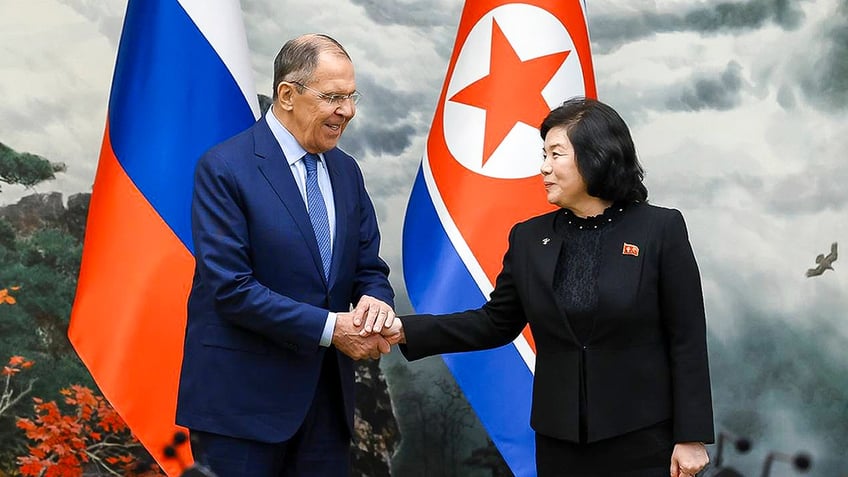 russia and north korea officials join for 2 day summit in pyongyang amid western suspicions about arms deal