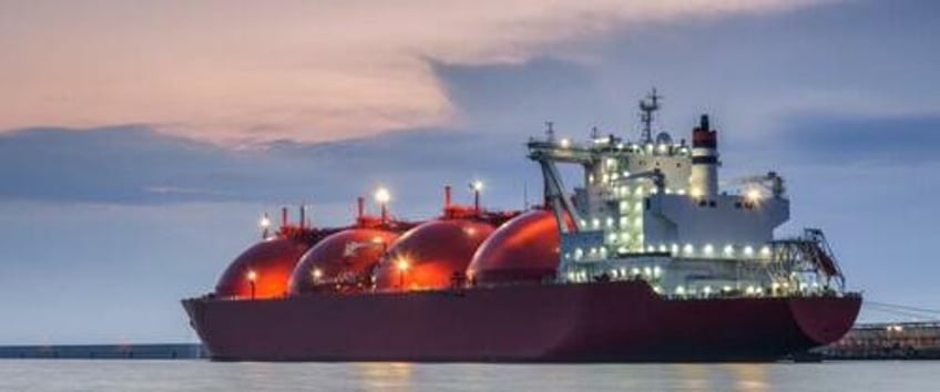 russia appears to be amassing a dark fleet to ship lng