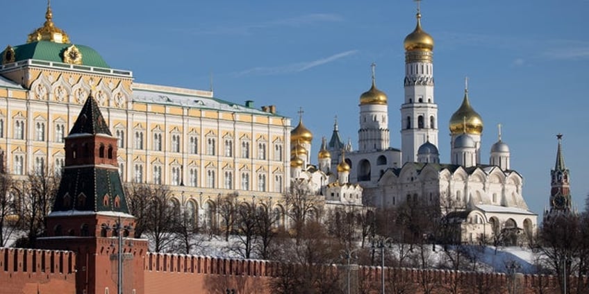 russia arrests us citizen on espionage charges report