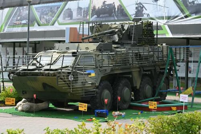 russia flaunts nato trophies at moscow annual army expo