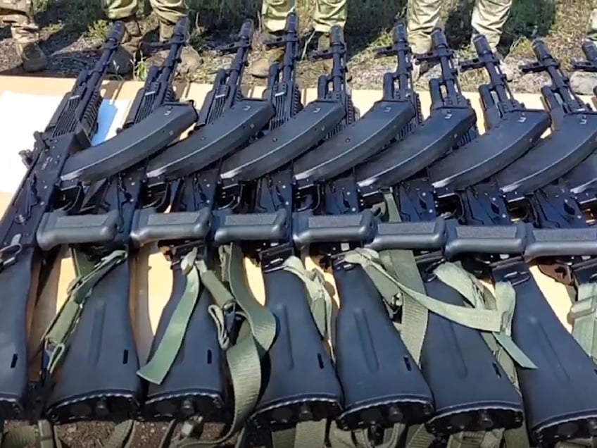 russia issues local militia with hunting rifles after belgorod counter invasion embarrassment