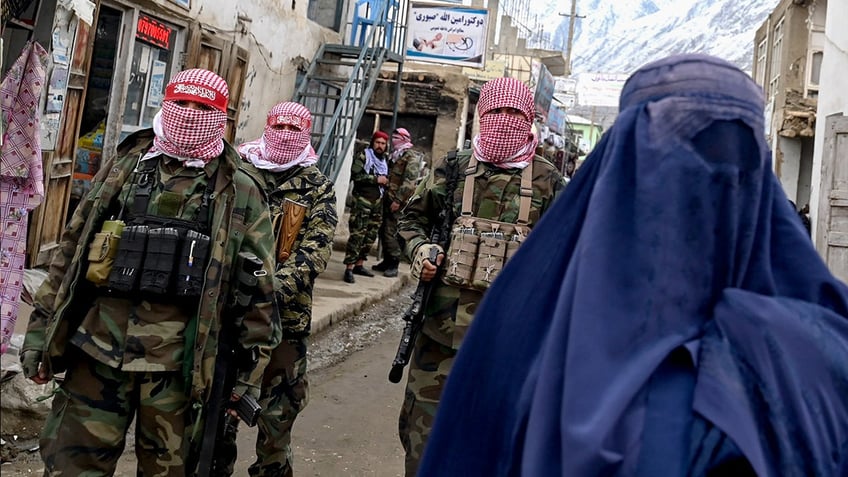 Taliban women