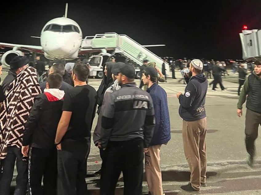 russia welcomed hamas terrorists days before muslim lynch mob airport attack