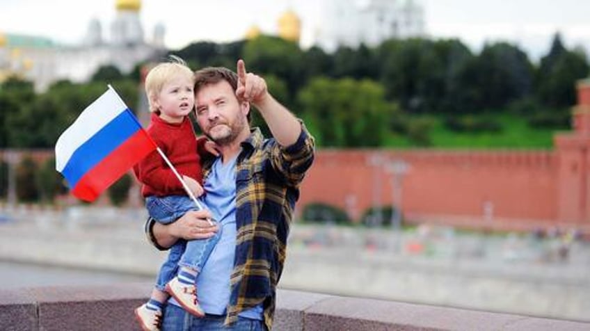 russian ban on childless lifestyle propaganda passes duma