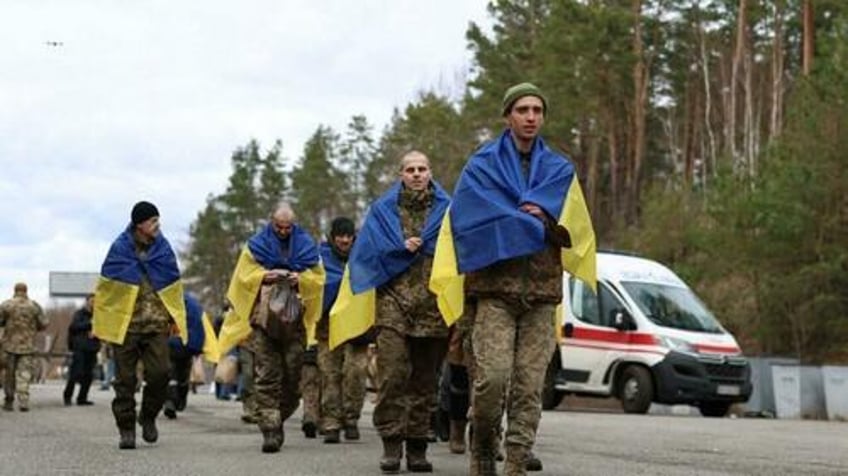 russian military accuses ukraine of halting agreed to prisoner swap