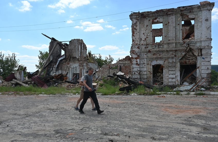 russian shelling leaves two civilians dead as moscow increases intensity of offensive efforts