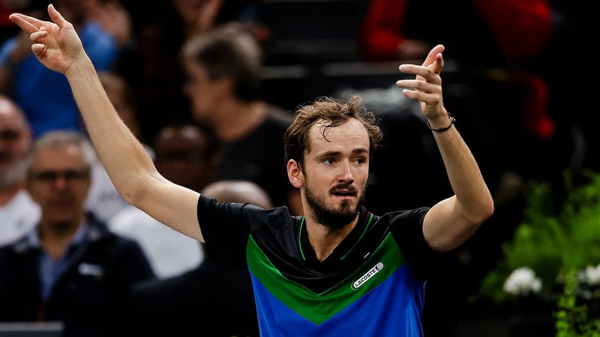 russian tennis star daniil medvedev appears to make vulgar gesture during meltdown at paris masters