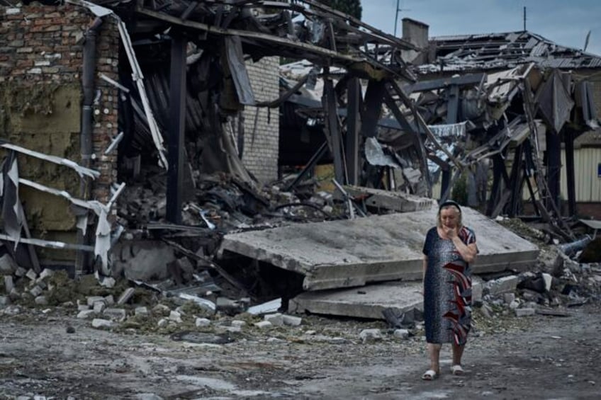 russias military push on the eastern front prompts ukraine to evacuate thousands of civilians