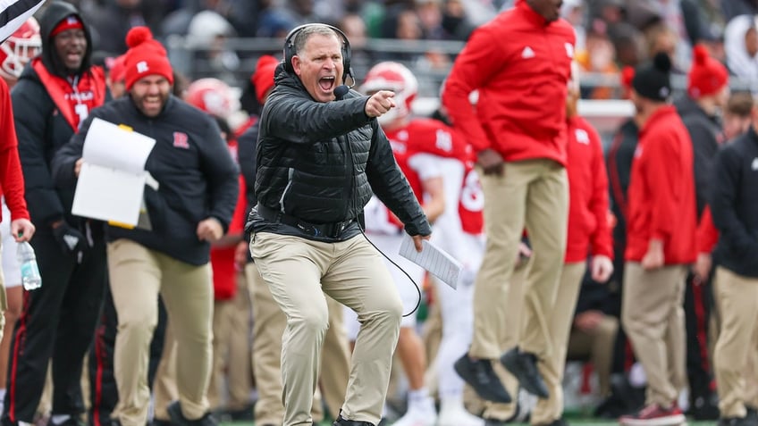 schiano on sideline