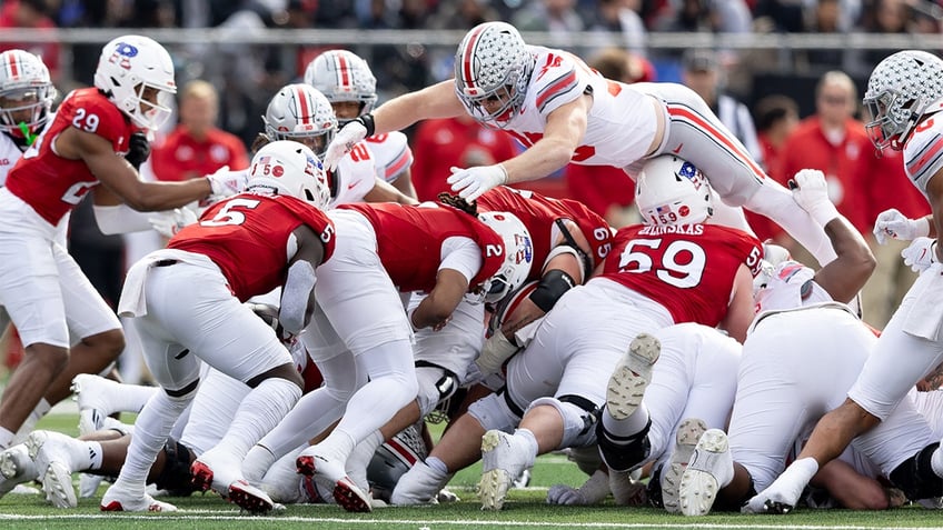 rutgers runs brilliant fourth down play to perfection i thought it was a fumble
