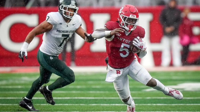 rutgers stuns michigan state with 18 point comeback victory nears bowl eligibility