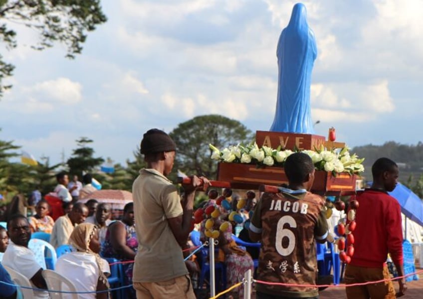 rwandas kagame warns catholic pilgrims who worship poverty