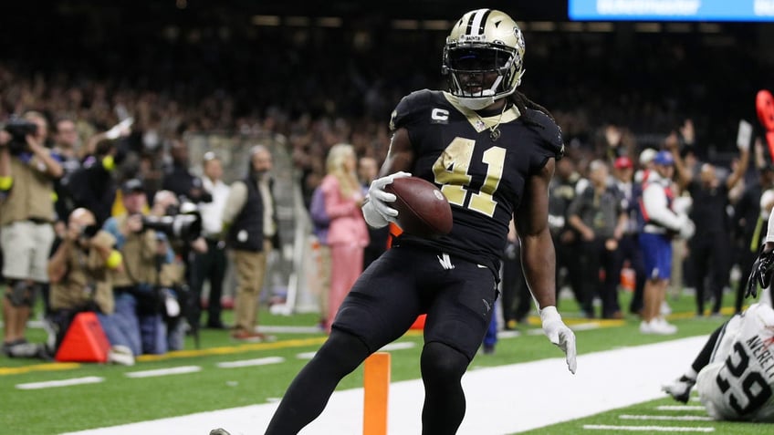 Alvin Kamara reportedly left Saints minicamp early.