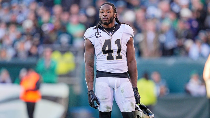 Alvin Kamara during a game against the Eagles