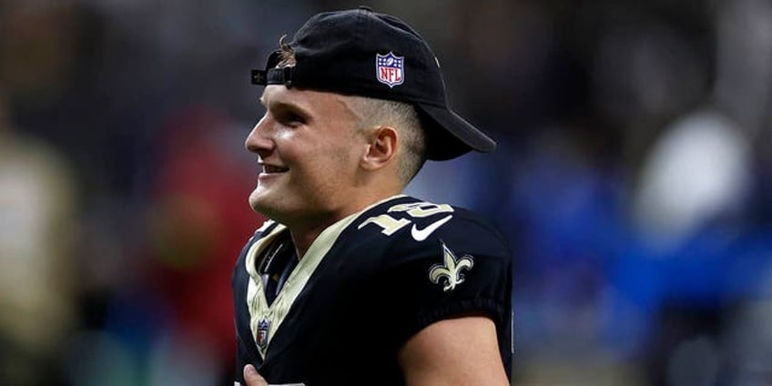 saints rookie hits game winning field goal in win over chiefs gets mistaken for fan by stadium security