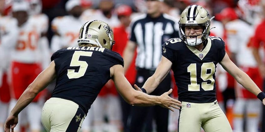 saints rookie hits game winning field goal in win over chiefs gets mistaken for fan by stadium security