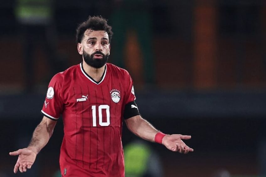 Mohamed Salah (C) prevented Egypt from suffering a shock loss against Mozambique with a late penalty