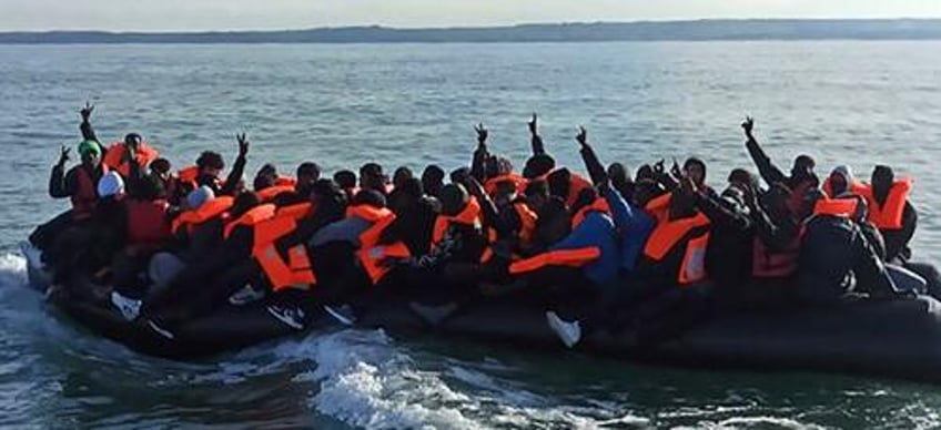 same sht different govt channel migrants record daily crossings for starmers labour