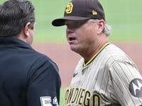 San Diego Padres manager Mike Shildt throws glasses during tantrum with umpire