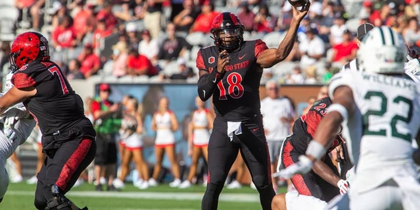 san diego states jalen mayden nails official in face with football