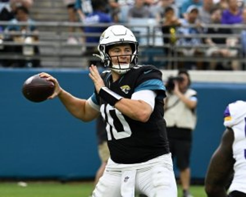 San Francisco 49ers to sign quarterback Mac Jones